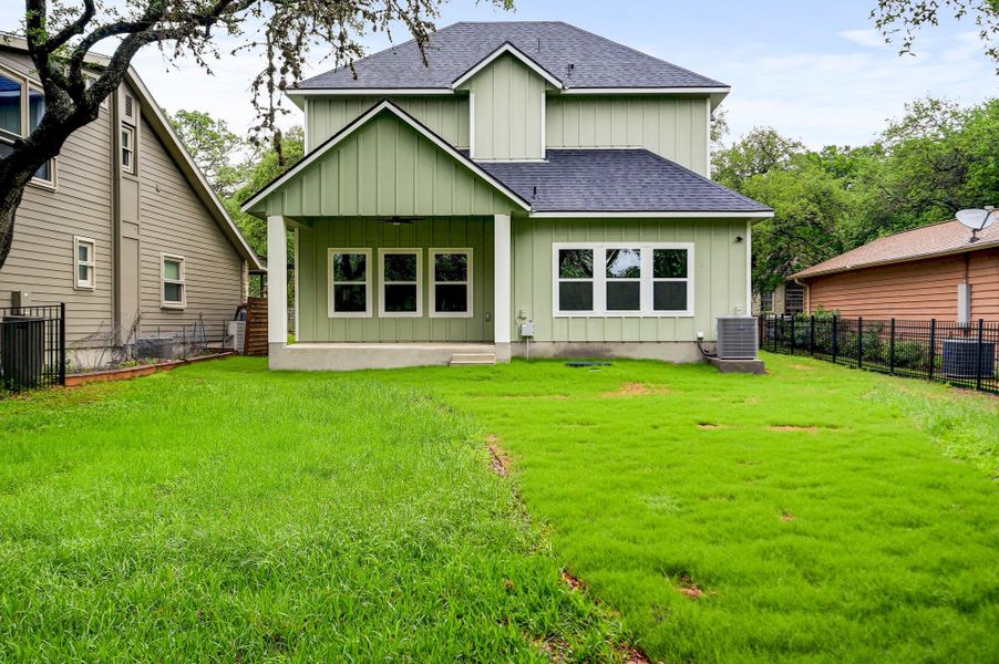 Exterior details and patio area of a home in , Wimberley (Image 18).