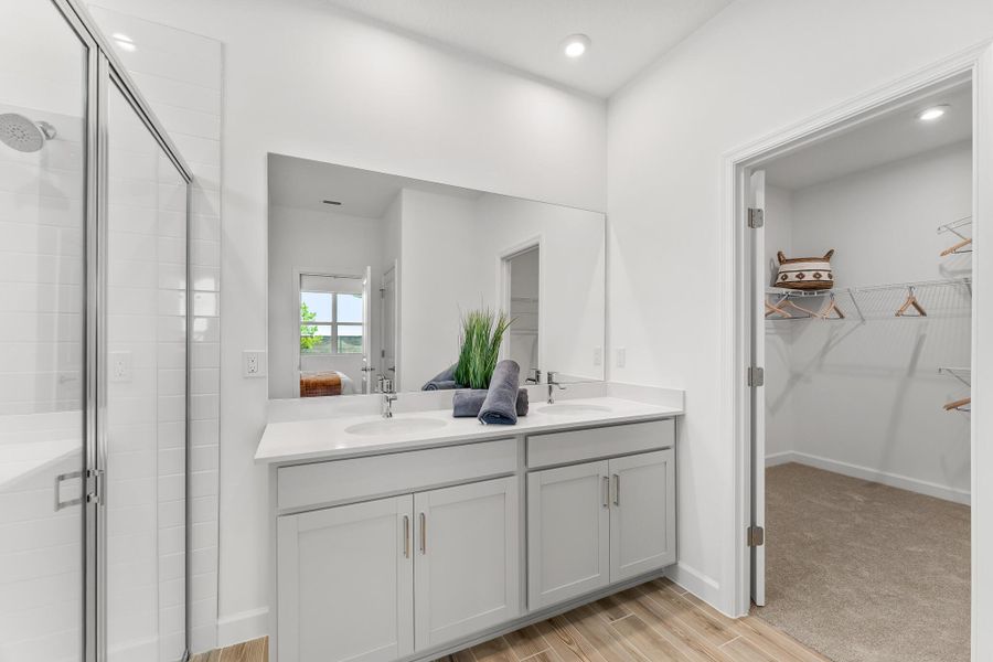 Spacious, unfurnished interior of a new home in Tradition - Cadence, Port St. Lucie (Image 7).