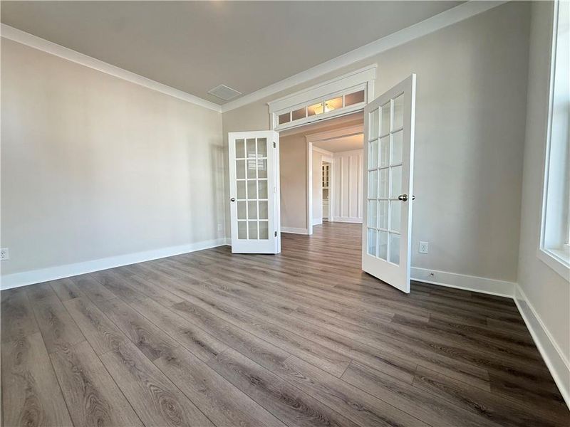 Spacious, unfurnished interior of a new home in Ponderosa Farms Manor, Gainesville (Image 37).