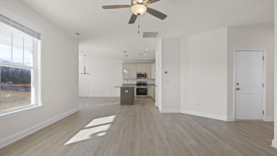 Spacious, unfurnished interior of a new home in Edgewood Estates, Greenville (Image 20).