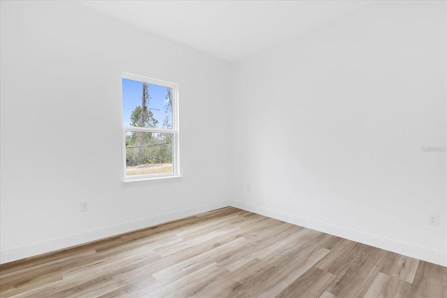 Spacious, unfurnished interior of a new home in , Ocala (Image 25).