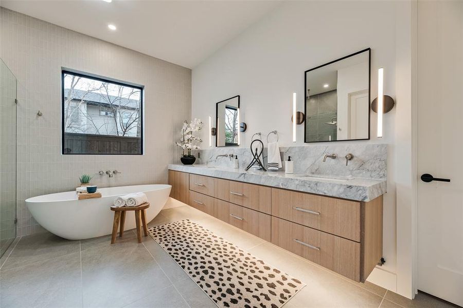 Furnished interior view inside a new home in , Dallas (Image 15).