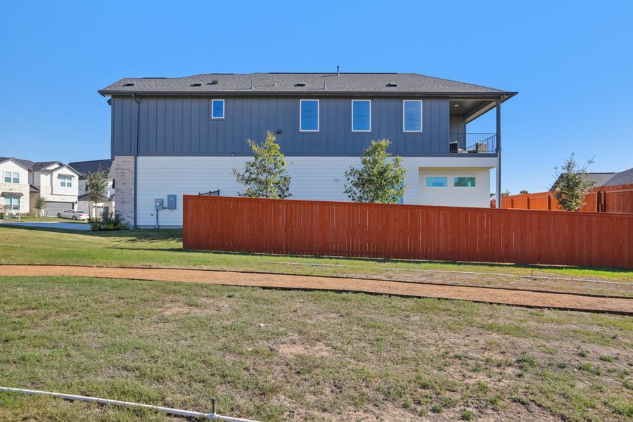 Exterior details and patio area of a home in Foxfield, Austin (Image 26).