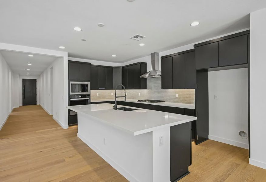 Kitchen - 8 of 13