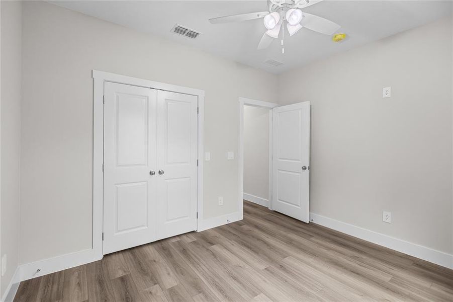Spacious, unfurnished interior of a new home in , Tom Bean (Image 16).