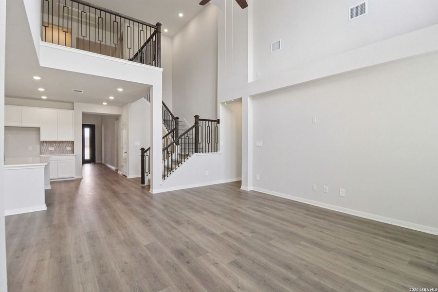 Spacious, unfurnished interior of a new home in Fox Falls, Boerne (Image 46). Spacious, unfurnished interior of a new home in Fox Falls, Boerne (Image 46).