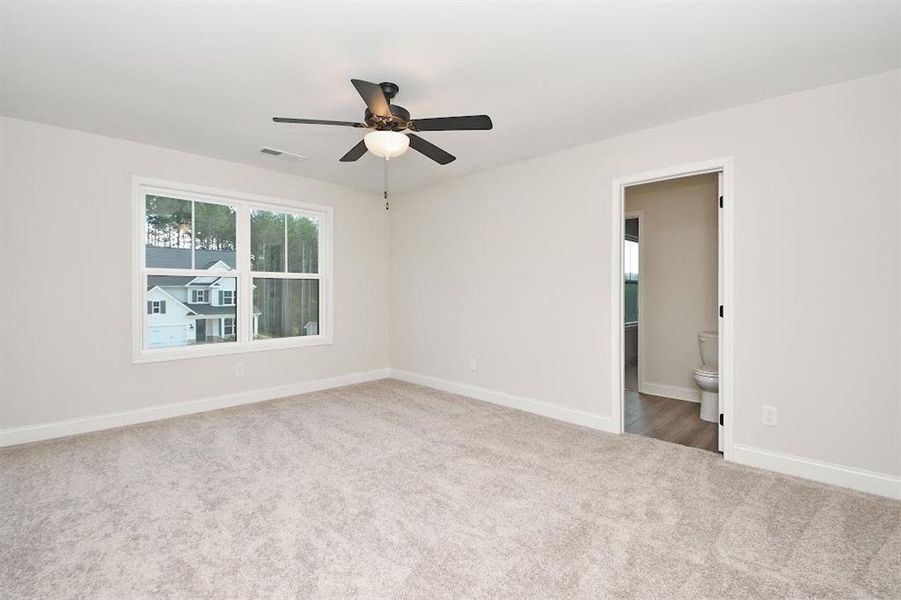 Spacious, unfurnished interior of a new home in , Dallas (Image 50).