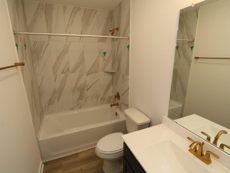 Image 22 of a home in Miller's Pond.