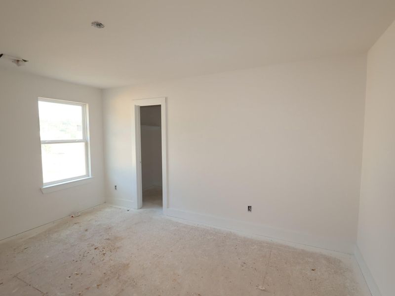Spacious, unfurnished interior of a new home in Sorella, Tomball (Image 19).