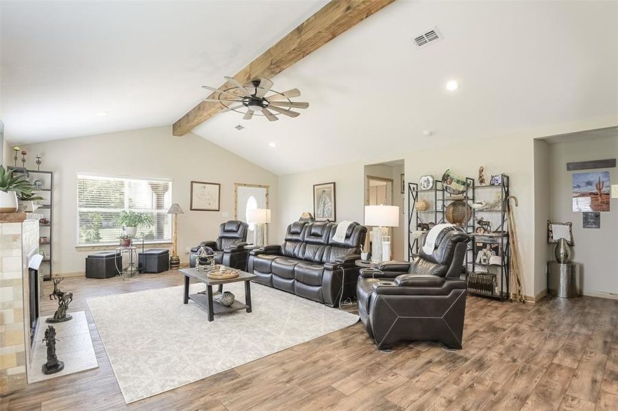 Furnished interior view inside a new home in , Waxahachie (Image 18). Furnished interior view inside a new home in , Waxahachie (Image 18).