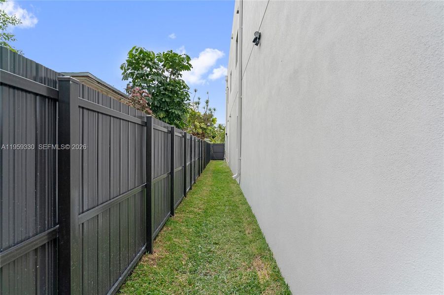 Exterior details and patio area of a home in , Miami (Image 26).