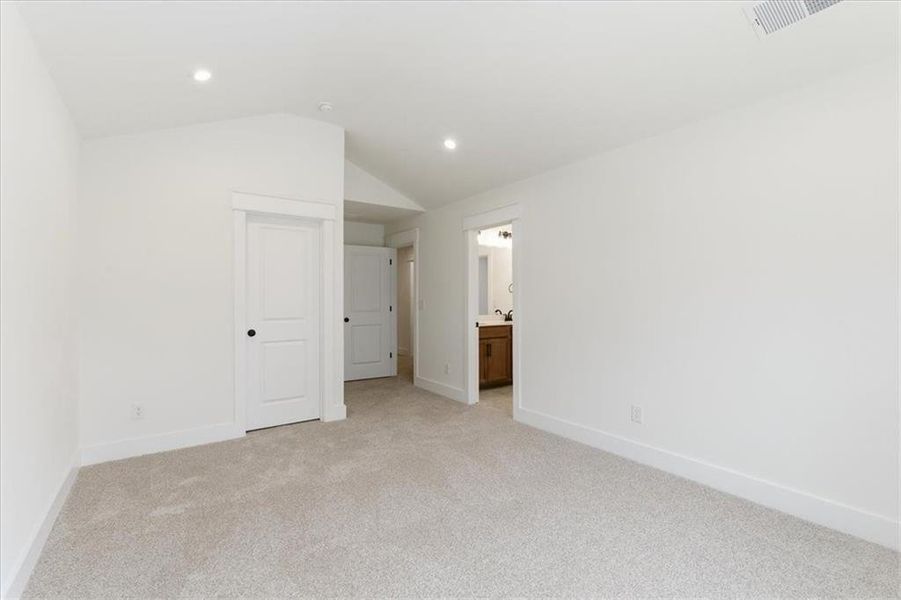 Spacious, unfurnished interior of a new home in Springside Reserve, Powder Springs (Image 17).