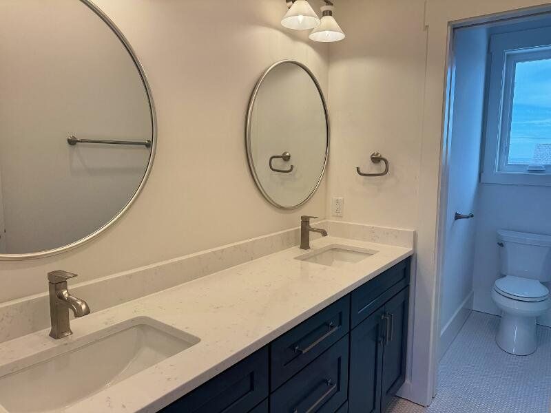 Furnished interior view inside a new home in , Edisto Beach (Image 43).