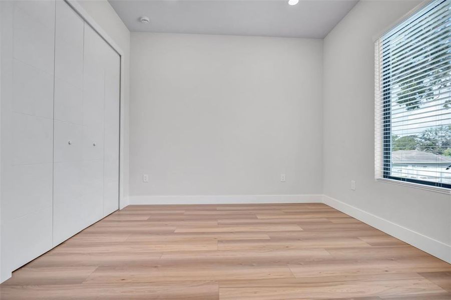 Spacious, unfurnished interior of a new home in , Tampa (Image 72).