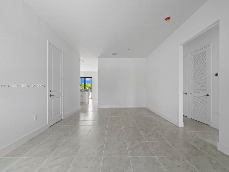 Spacious, unfurnished interior of a new home in , Homestead (Image 12).