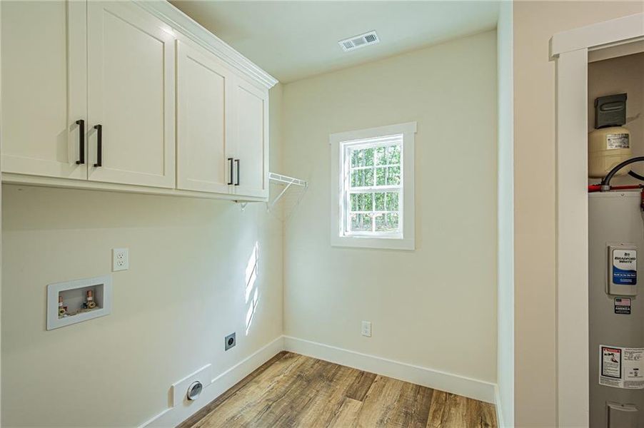 Spacious, unfurnished interior of a new home in , Dawsonville (Image 48).