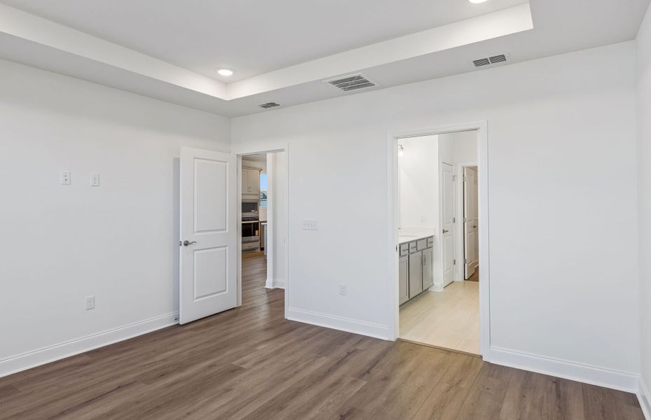 Spacious, unfurnished interior of a new home in Del Webb Southern Harmony, Murfreesboro (Image 29).