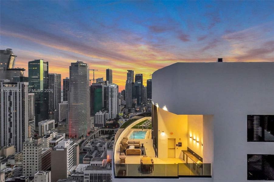 Condo located in Miami, FL showcasing its design and architecture (Image 28).