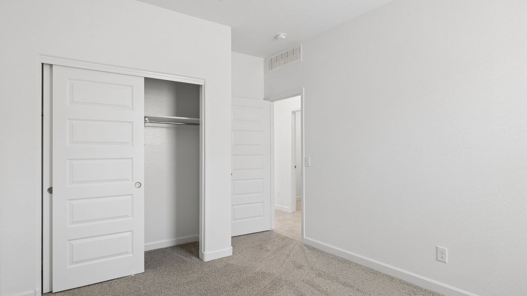Spacious, unfurnished interior of a new home in Quail Ranch, San Tan Valley (Image 17). Spacious, unfurnished interior of a new home in Quail Ranch, San Tan Valley (Image 17).