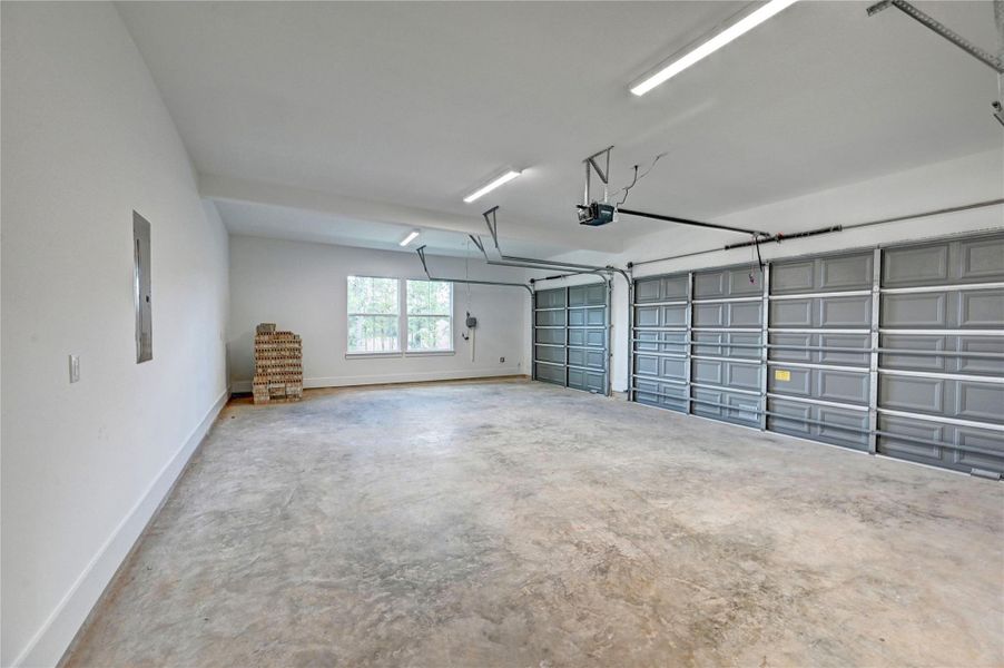 Spacious, unfurnished interior of a new home in , Montgomery (Image 21).