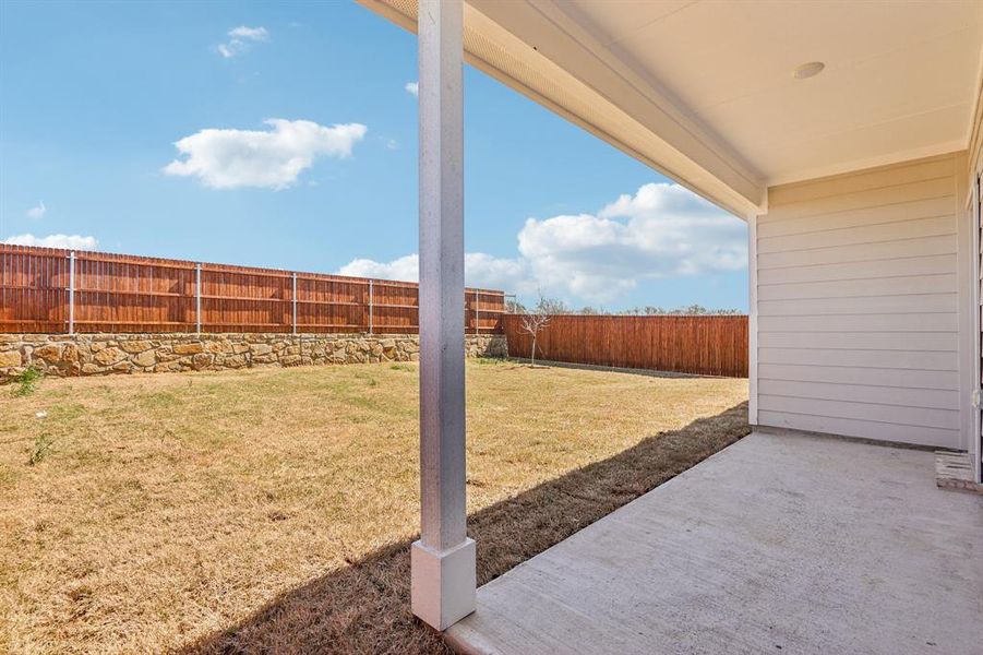 Exterior details and patio area of a home in Hickory Hill, Sherman (Image 22).