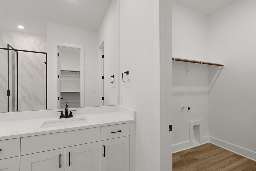 Furnished interior view inside a new home in Highland Village, Georgetown (Image 12).