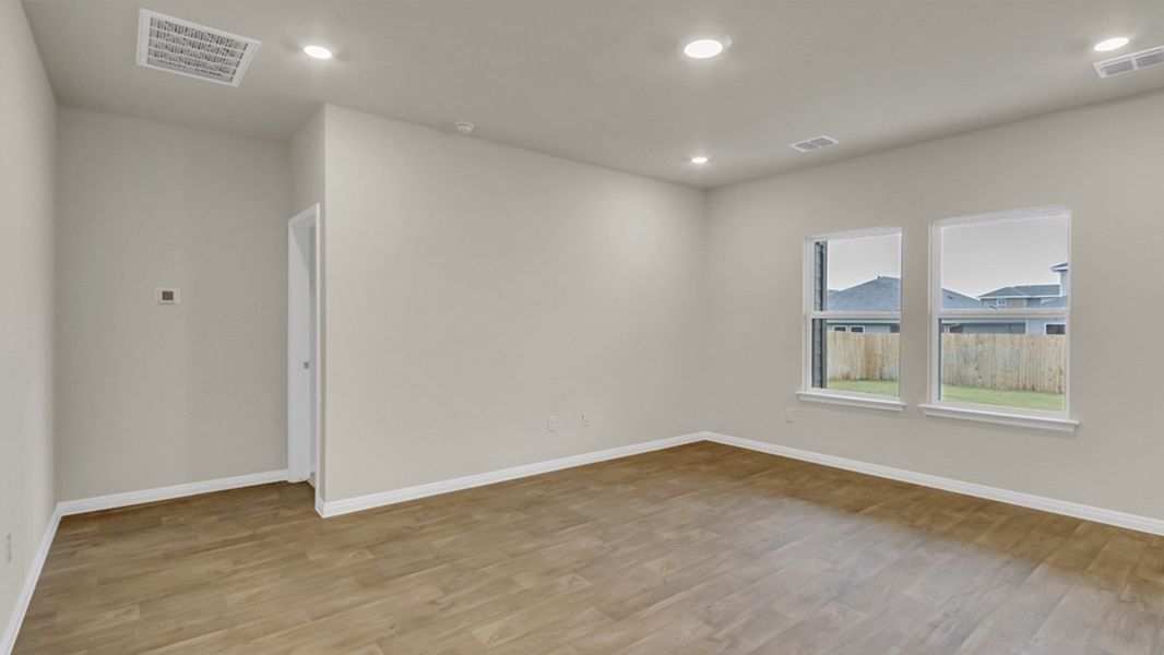 Spacious, unfurnished interior of a new home in Rosenbusch Ranch, Leander (Image 17). Spacious, unfurnished interior of a new home in Rosenbusch Ranch, Leander (Image 17).