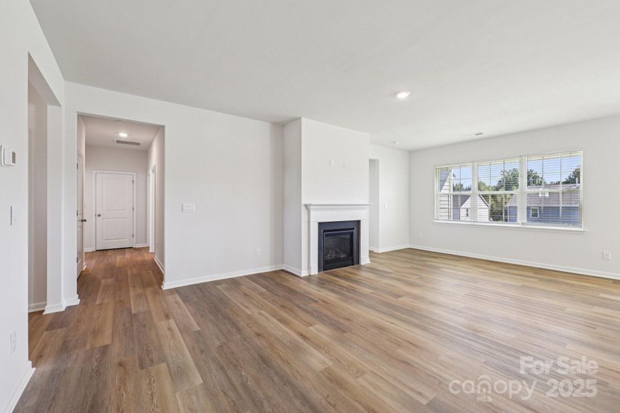 Spacious, unfurnished interior of a new home in Nolen Farm, Gastonia (Image 11).