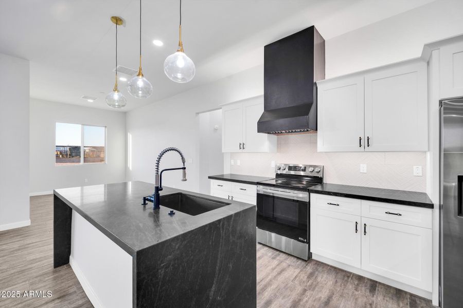 22548 W Huntington Dr-9_(2048) 22548 W Huntington Dr-9_(2048)