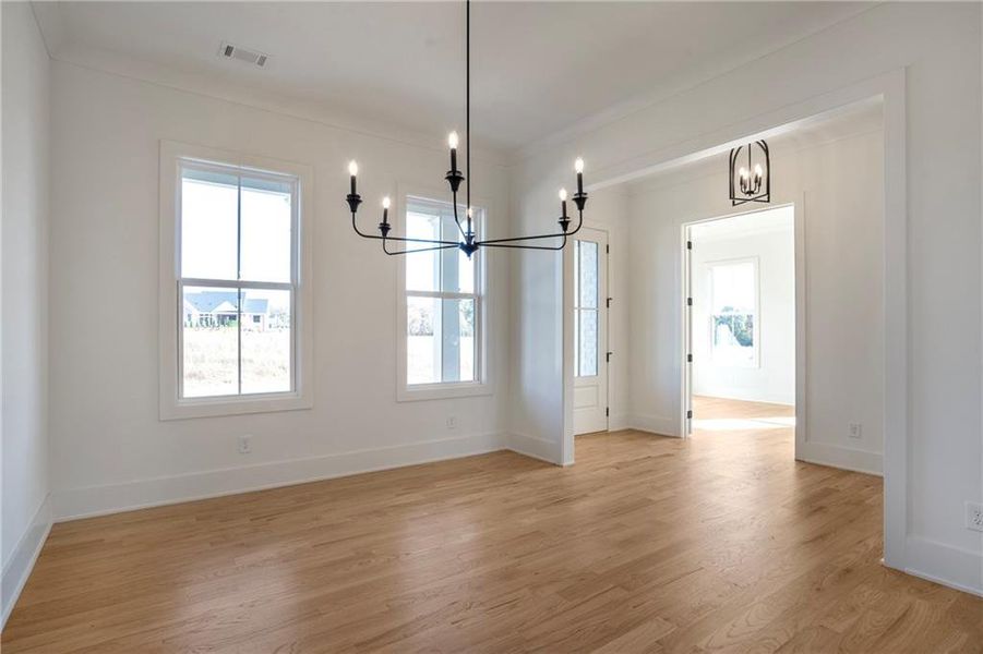 Spacious, unfurnished interior of a new home in , Bogart (Image 19).