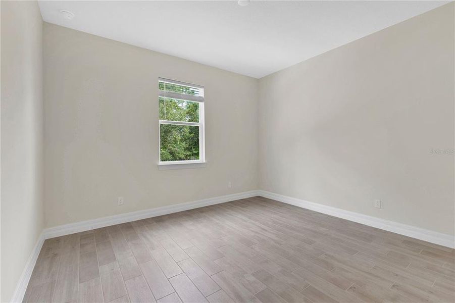 Spacious, unfurnished interior of a new home in Amelia Groves, St. Cloud (Image 21).