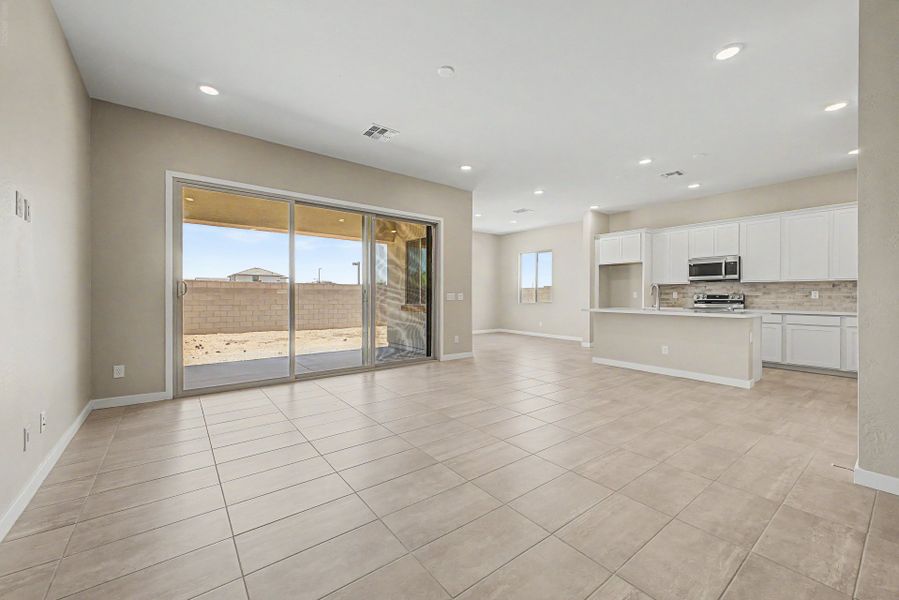 Spacious, unfurnished interior of a new home in Wildera, San Tan Valley (Image 10). Spacious, unfurnished interior of a new home in Wildera, San Tan Valley (Image 10).