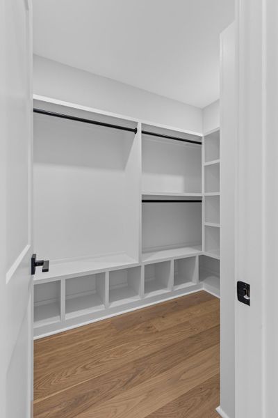 Spacious, unfurnished interior of a new home in , Charleston (Image 23).