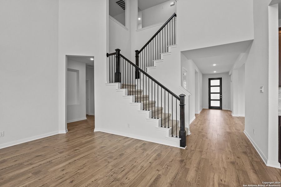 Spacious, unfurnished interior of a new home in Homestead 75', Schertz (Image 24).