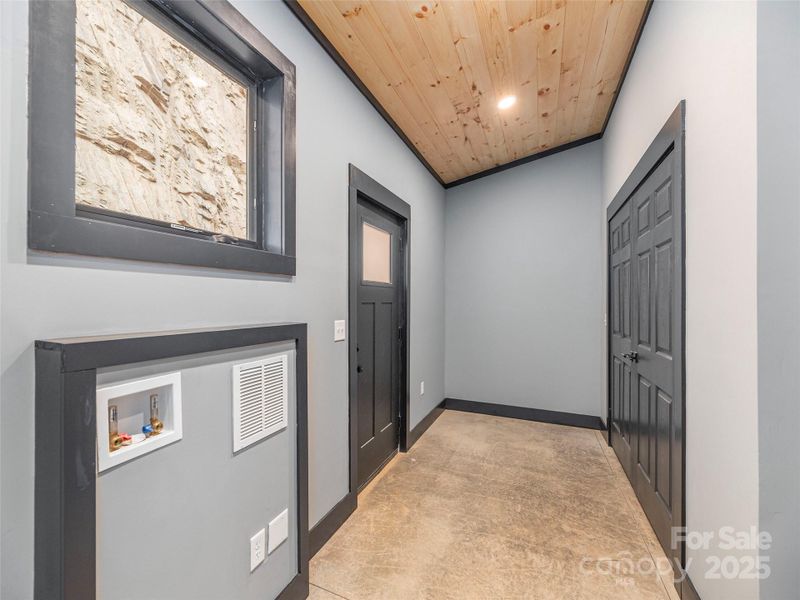 Spacious, unfurnished interior of a new home in , Waynesville (Image 17).