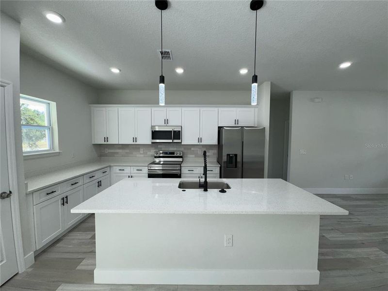 MODEL HOME MODEL HOME