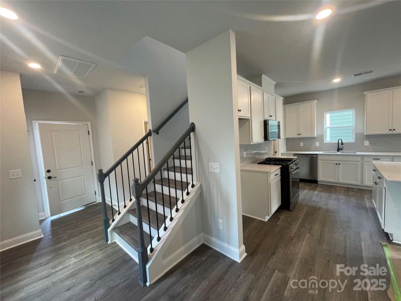 Spacious, unfurnished interior of a new home in Arbor Village, Matthews (Image 10).