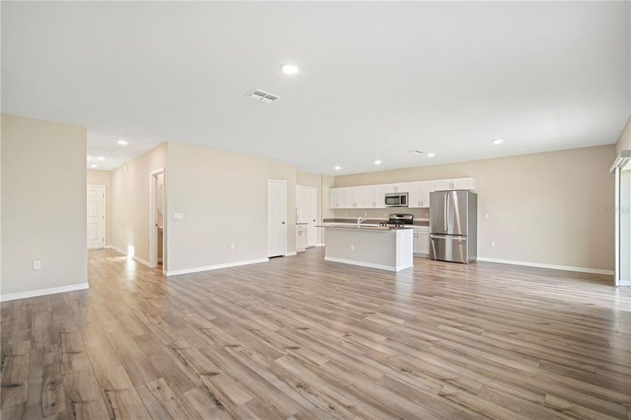 Spacious, unfurnished interior of a new home in Crosswind Point, Parrish (Image 27). Spacious, unfurnished interior of a new home in Crosswind Point, Parrish (Image 27).