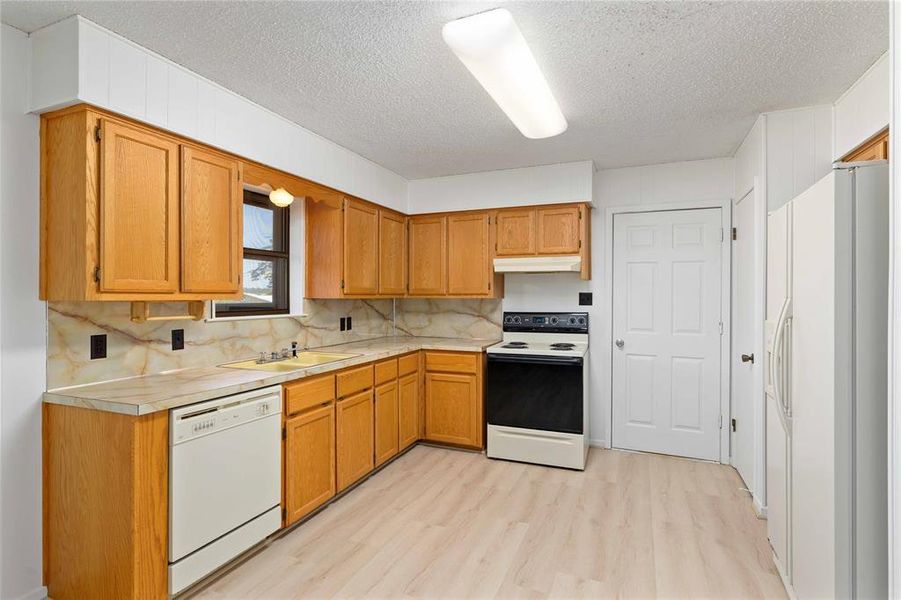 Furnished interior view inside a new home in , Brownwood (Image 7).