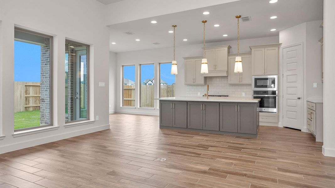 Furnished interior view inside a new home in Valencia, Manvel (Image 8).