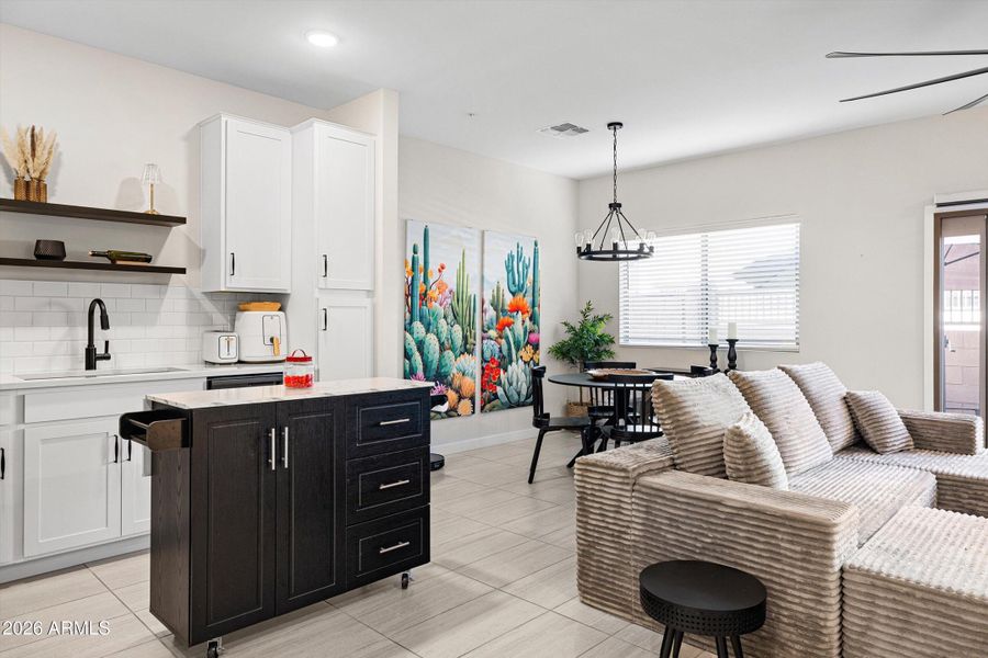 06-2822 W White Feather Ln_06