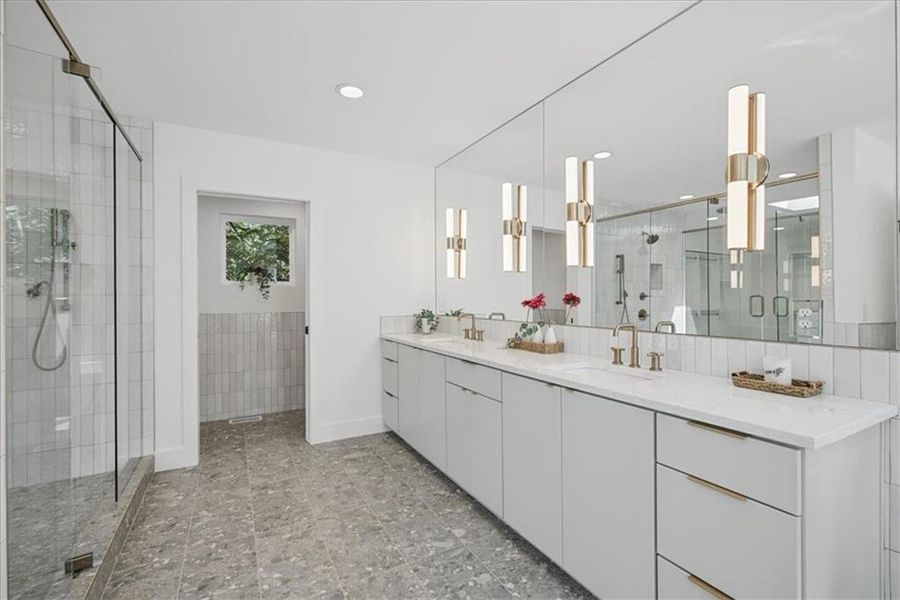 Furnished interior view inside a new home in , Atlanta (Image 28).