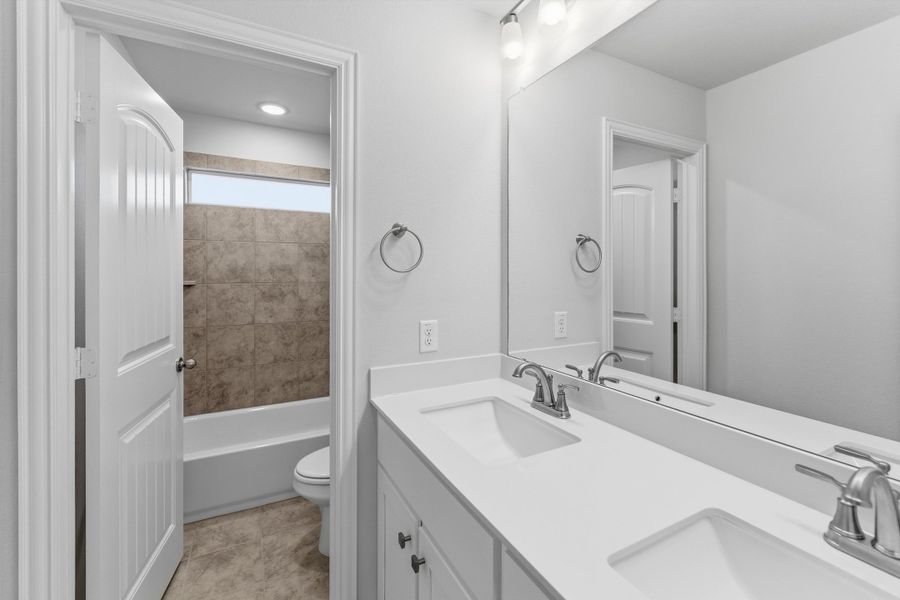 Furnished interior view inside a new home in Waterford Park, Weatherford (Image 12).