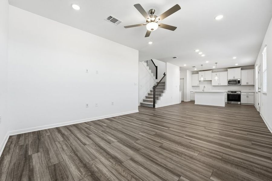 Spacious, unfurnished interior of a new home in Lisso, Pflugerville (Image 12).