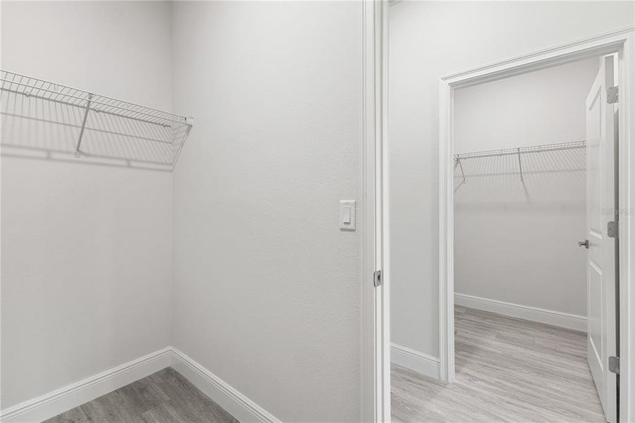 Spacious, unfurnished interior of a new home in , Ocala (Image 26).