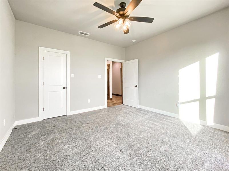Spacious, unfurnished interior of a new home in , Tuscola (Image 17).