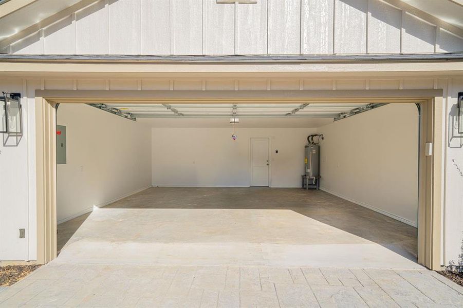 Exterior details and patio area of a home in , Mount Vernon (Image 22).