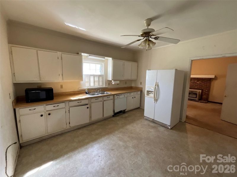 Furnished interior view inside a new home in , Winnsboro (Image 7).