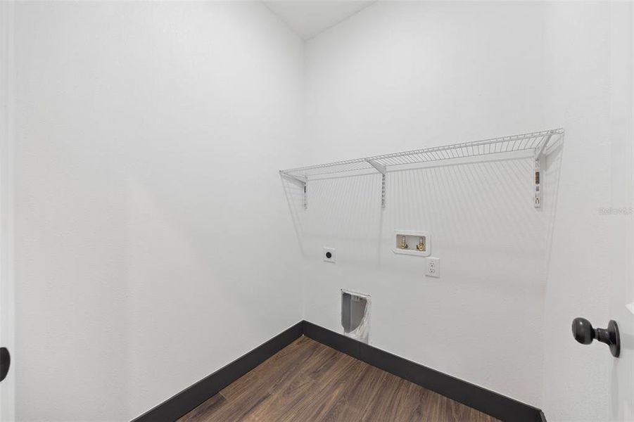 Spacious, unfurnished interior of a new home in , Tampa (Image 16).