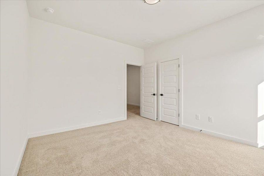 Spacious, unfurnished interior of a new home in Brooks Pond, Cumming (Image 34).